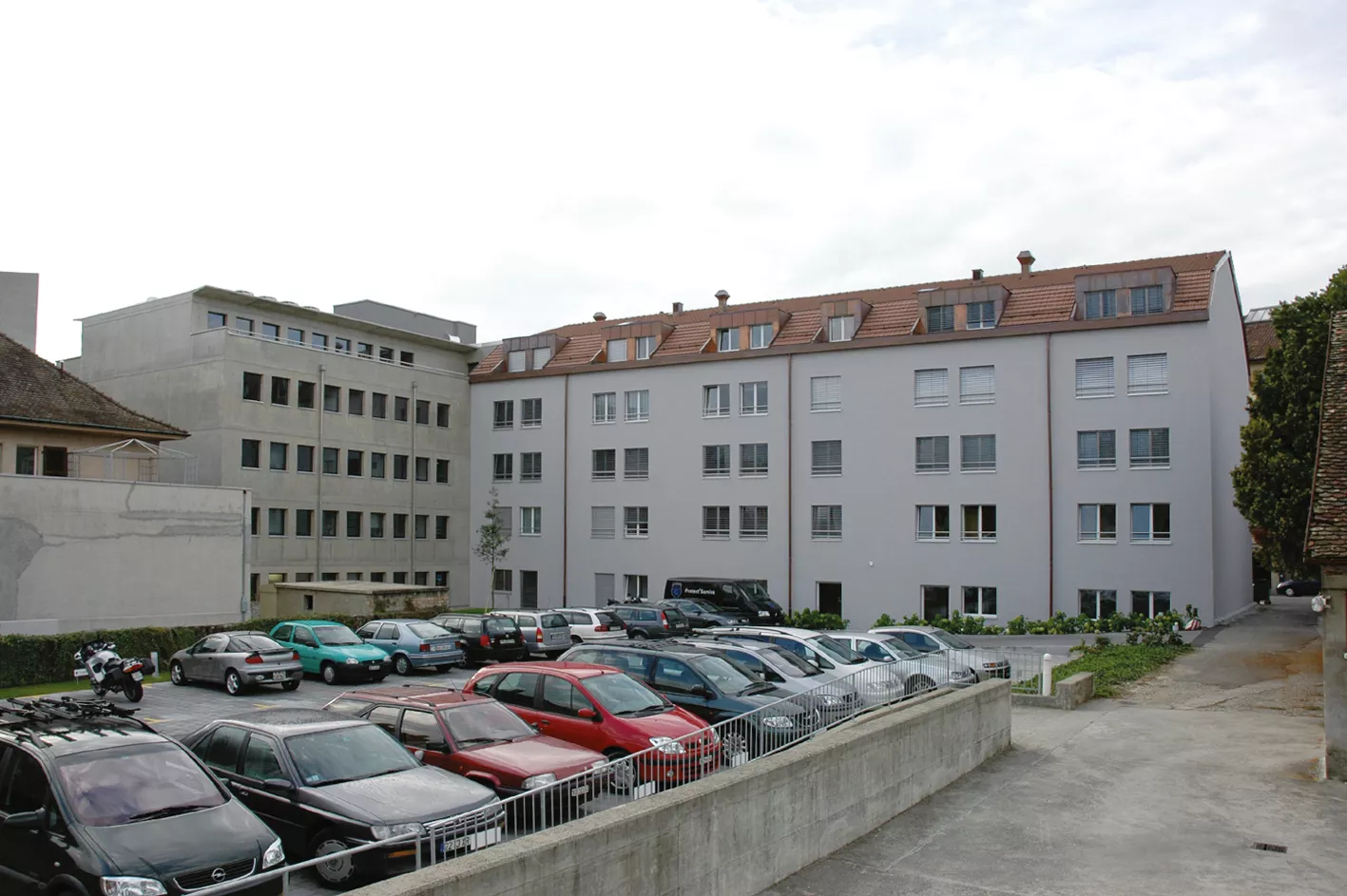 Arrière de la résidence Sablons A et son parking